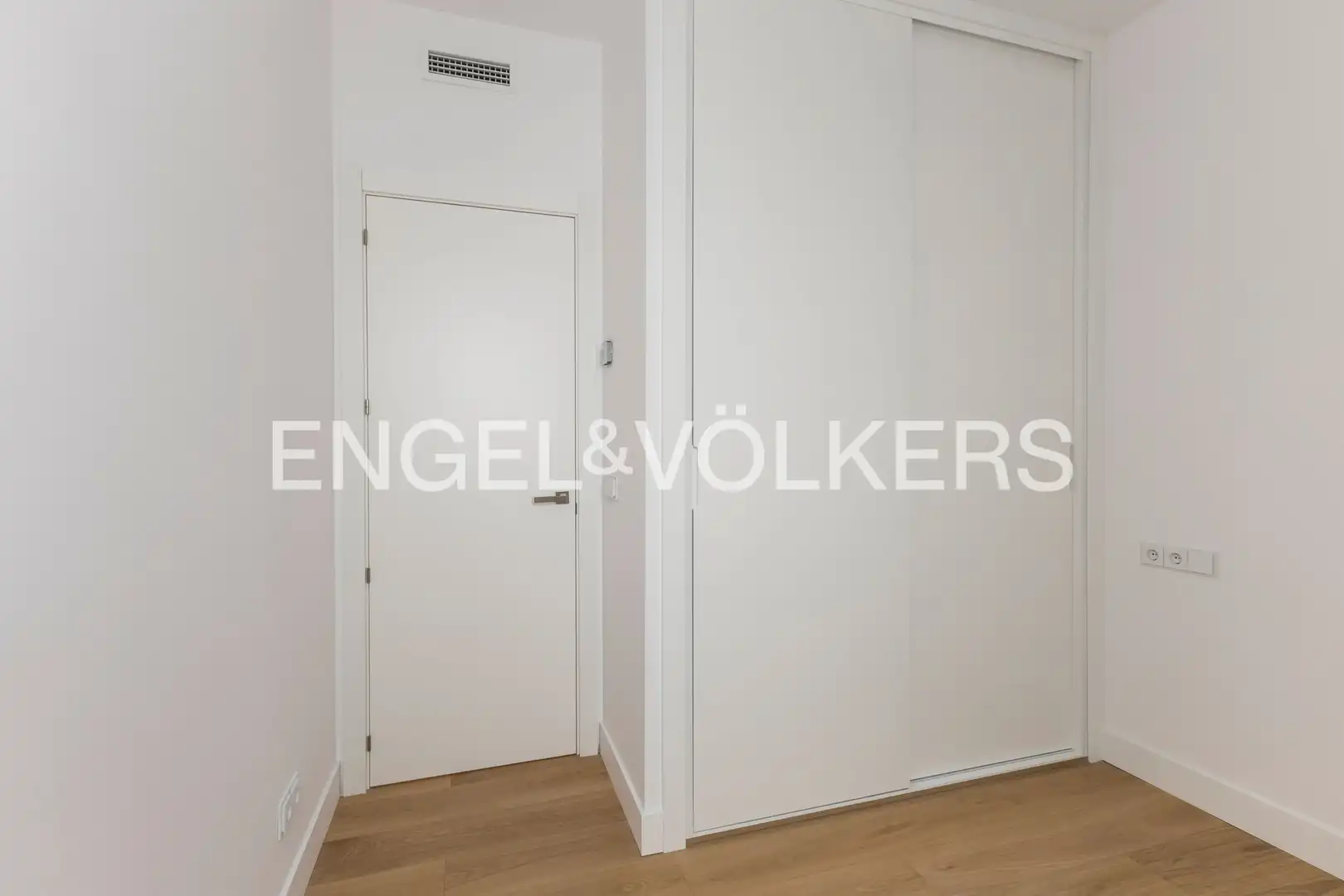 Wohnung zum Verkauf in Madrid mit Klimaanlage und Heizung
