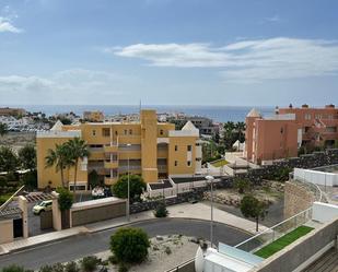 Vista exterior de Àtic en venda en Adeje amb Terrassa i Piscina