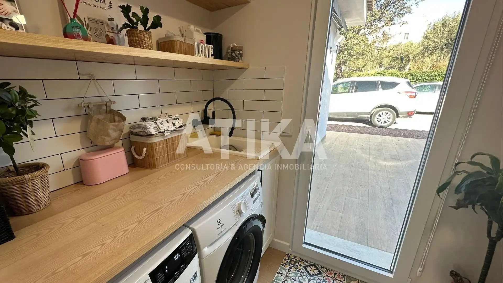 Houses for sale in Ontinyent  with Air Conditioner, Private garden and Parquet flooring