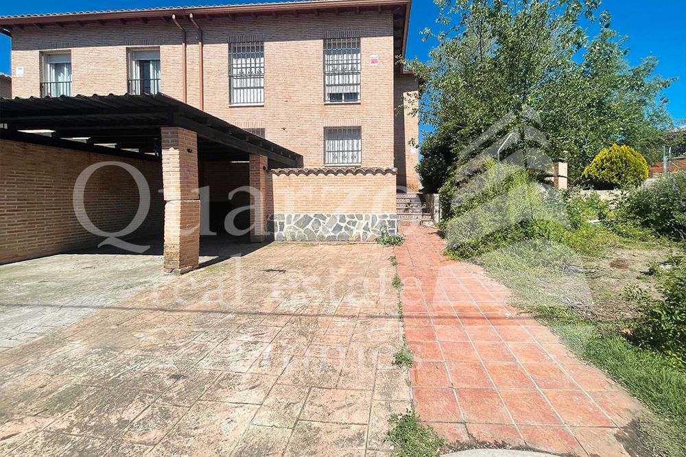 Vista exterior de Casa o xalet en venda en Las Ventas de Retamosa