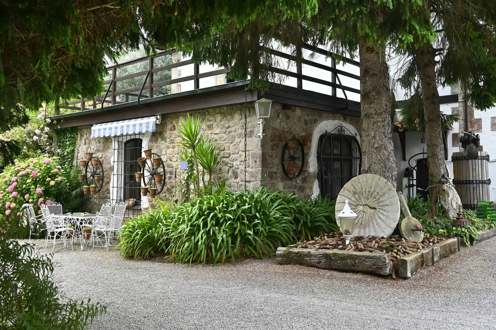Vista exterior de Casa o chalet en venta en Cabezón de la Sal con Calefacción, Jardín privado y Terraza