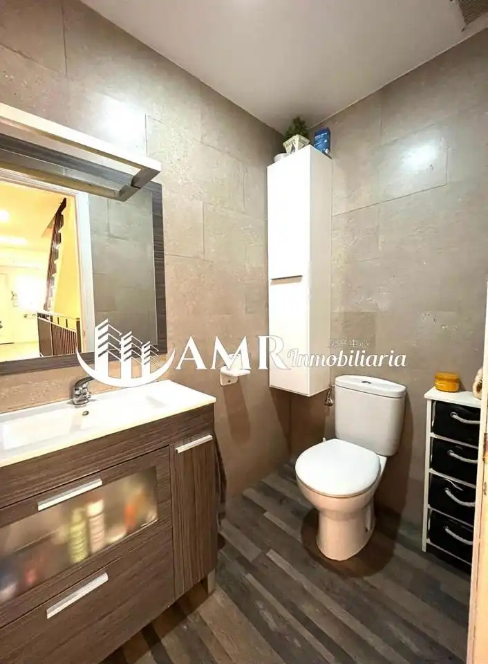 Baño de Casa adosada en venta en Seseña con Aire acondicionado, Calefacción y Jardín privado
