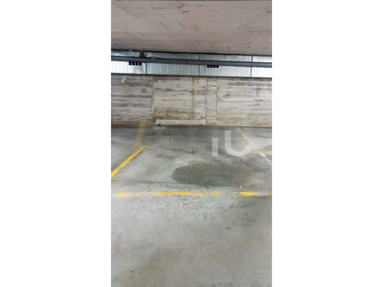 Aparcament de Pis en venda en Terrassa amb Aire condicionat i Calefacció