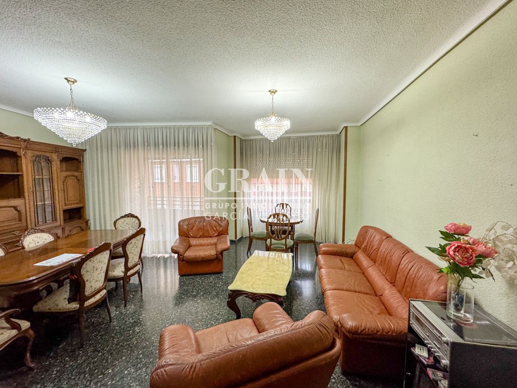 Living room of Flat for sale in  Albacete Capital  with Air Conditioner, Heating and Balcony
