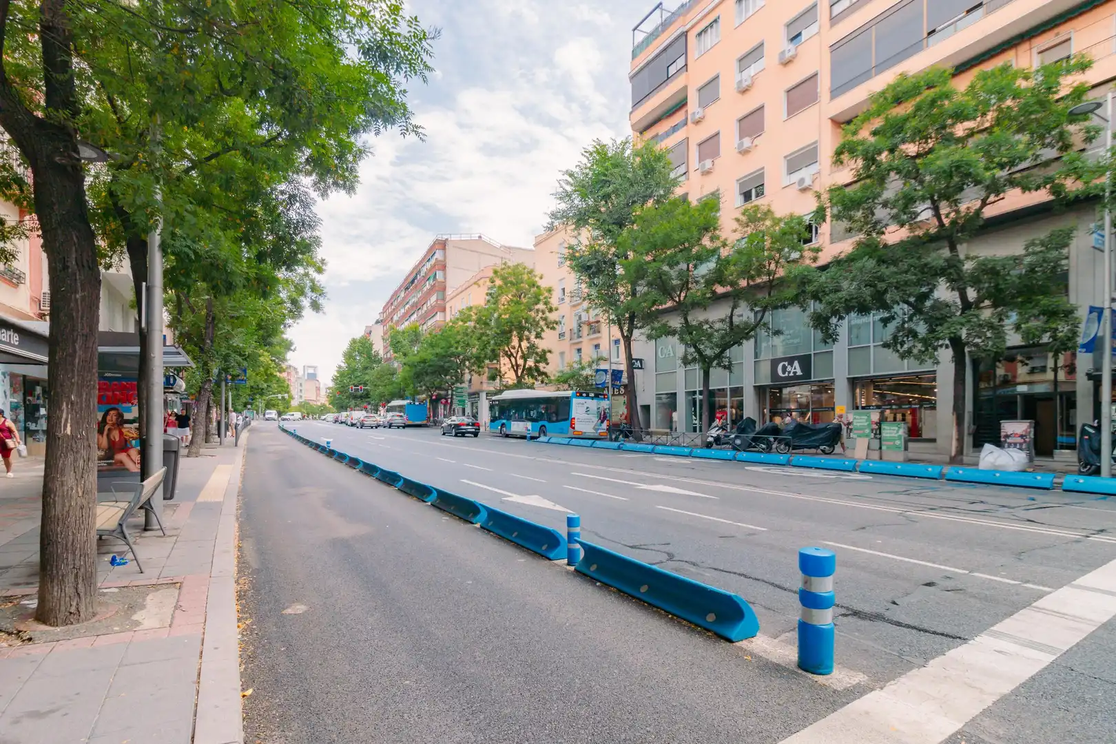 Vista exterior de Apartament en venda en Madrid amb Calefacció