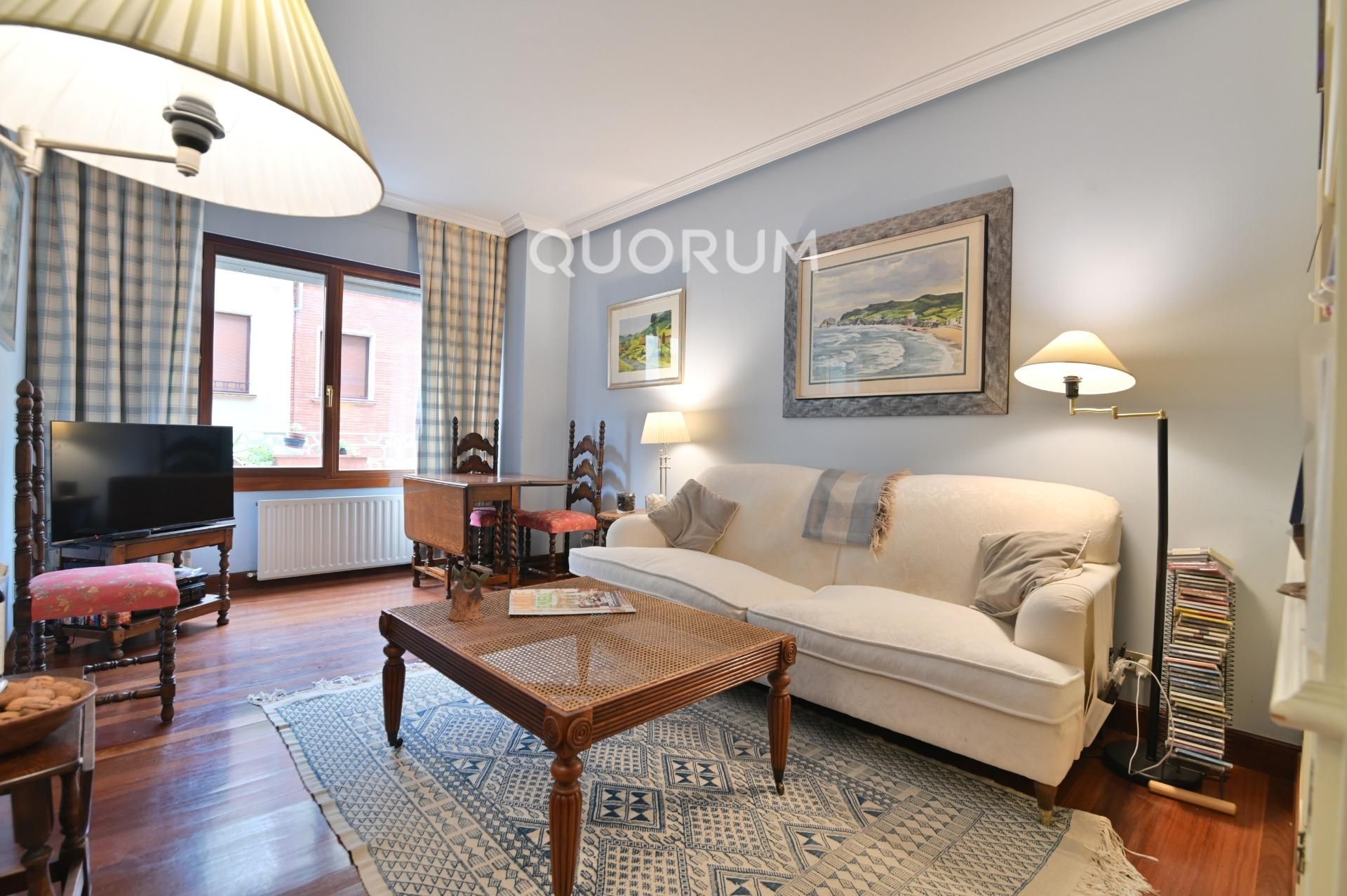 Sala de estar de Piso en venta en Bilbao  con Calefacción y Trastero