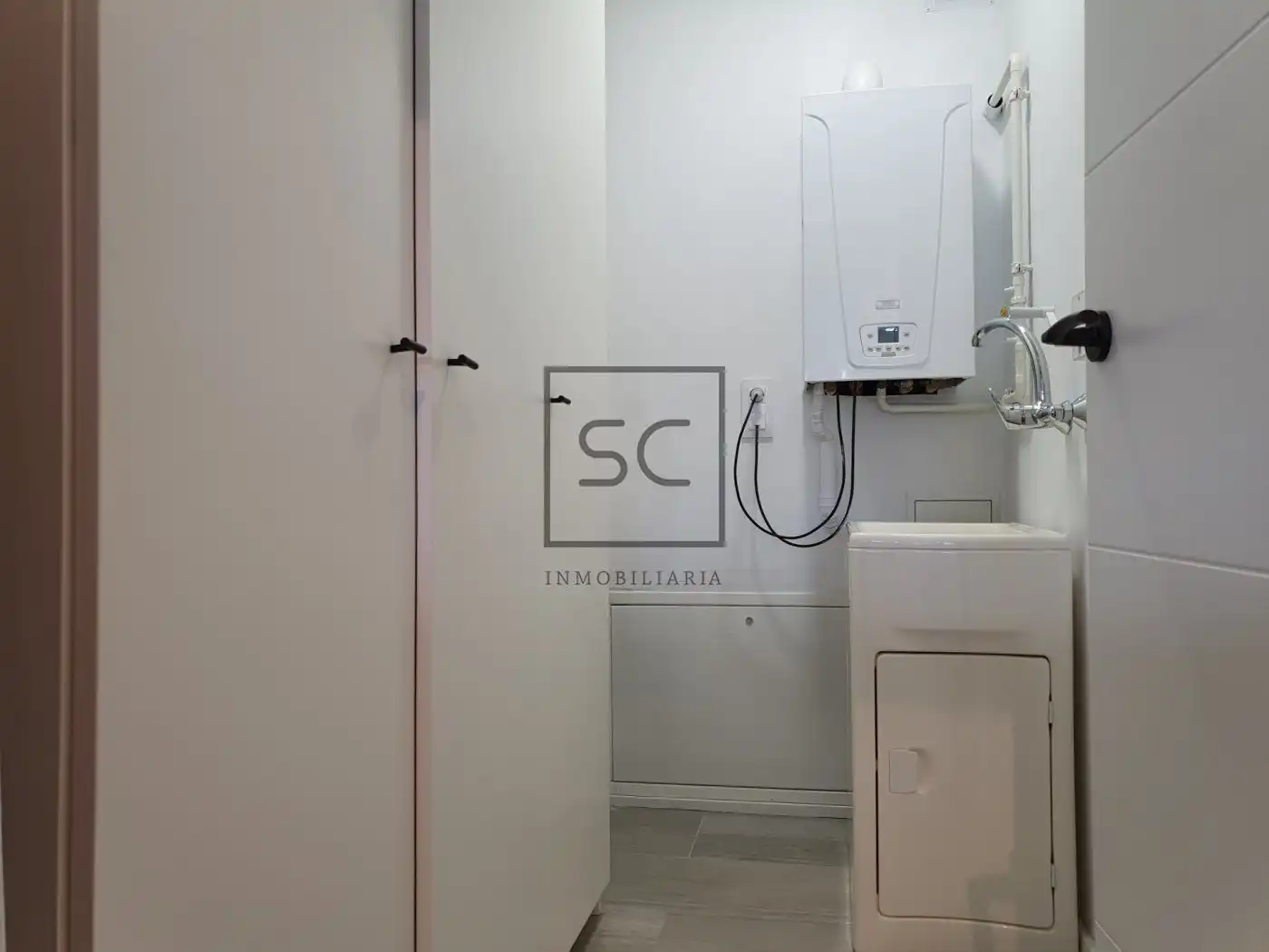 Badezimmer von Wohnung zur Miete in Cabanas mit Heizung und Möbliert