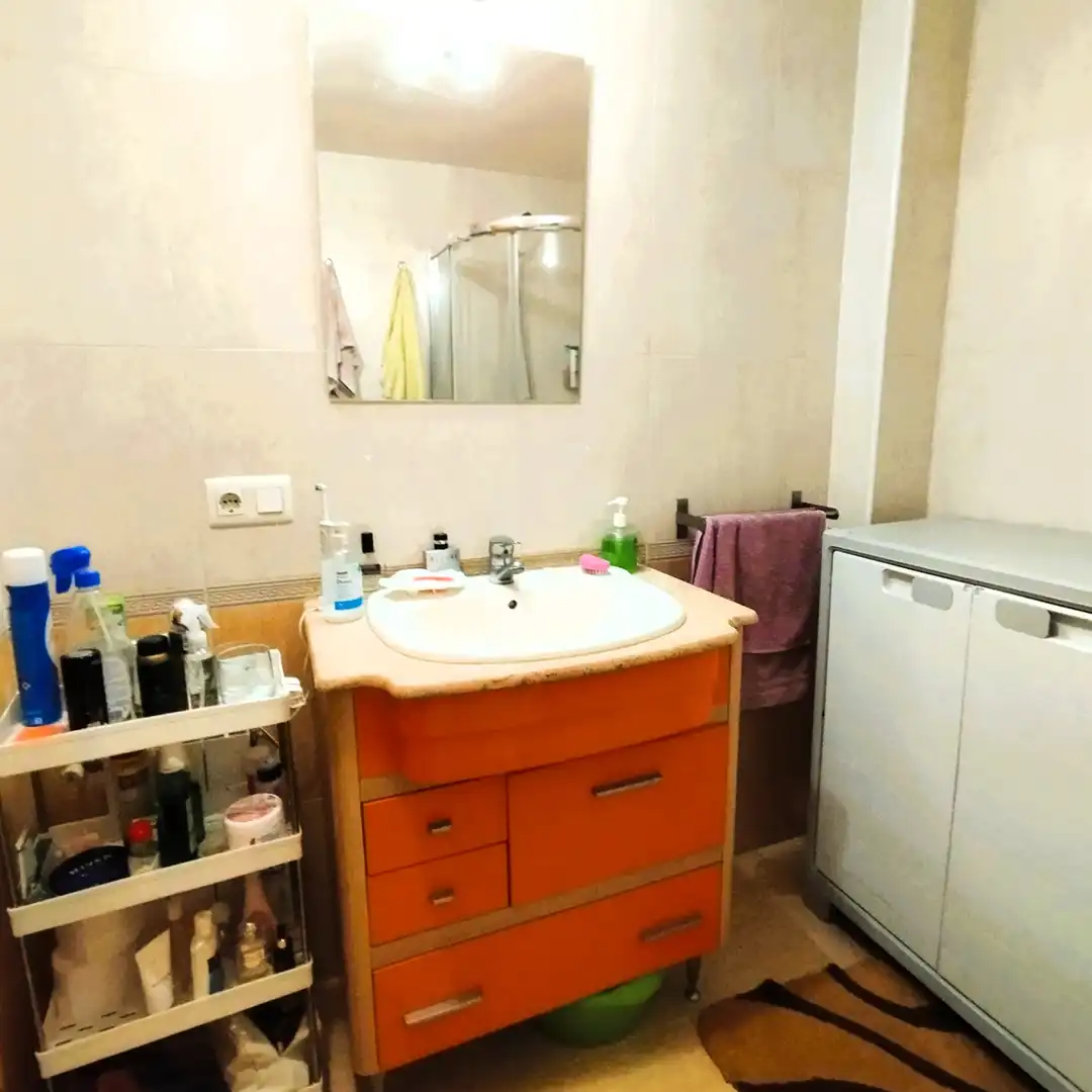 Baño de Piso en venta en Avilés con Calefacción, Parquet y Trastero