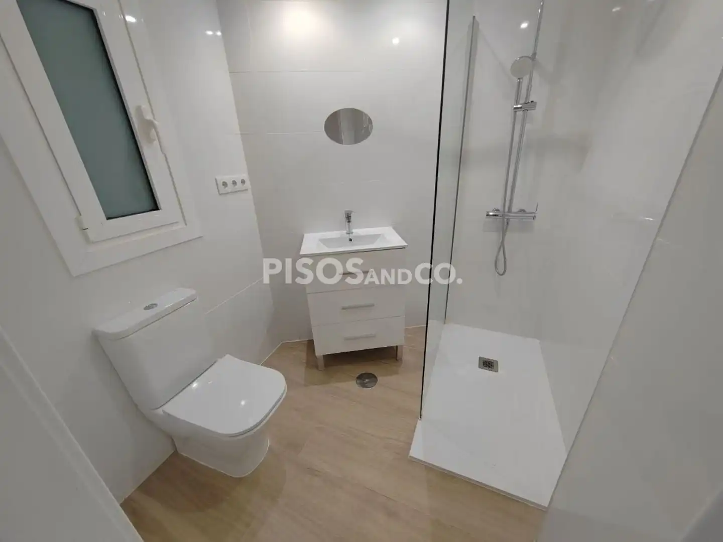 Bany de Pis en venda en A Coruña Capital  amb Moblat