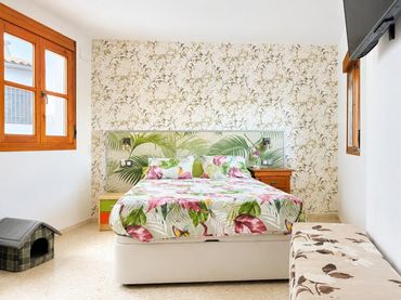 Terraced house with balcony for sale in Calle de los Panaderos