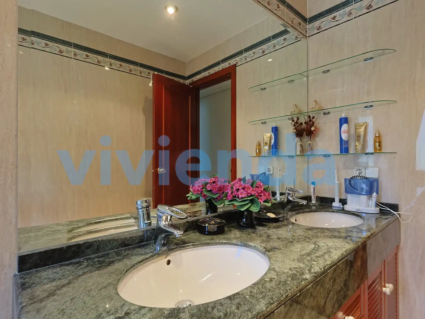 Baño de Piso en venta en Madrid con Aire acondicionado, Calefacción y Piscina