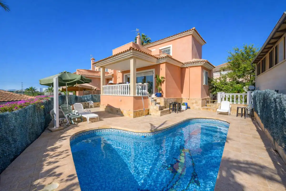 Casa o chalet en venta en Carrer de ľEspígol, Bonalba - Cotoveta