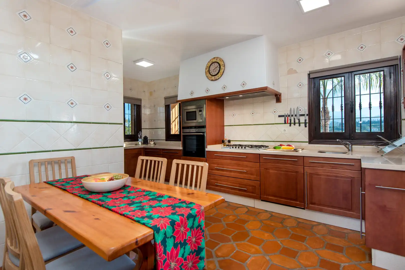 Cocina de Finca rústica en venta en Alhaurín de la Torre con Aire acondicionado, Calefacción y Jardín privado