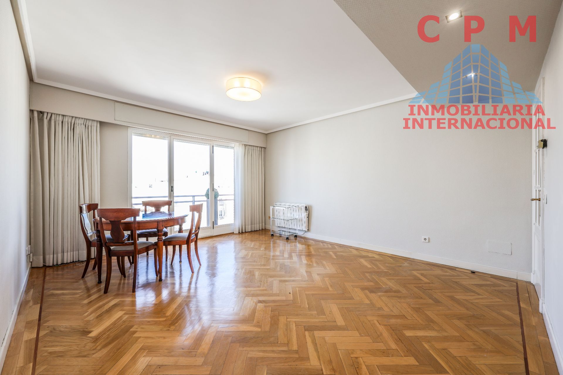 Sala d'estar de Pis de lloguer en  Madrid Capital amb Aire condicionat, Calefacció i Parquet