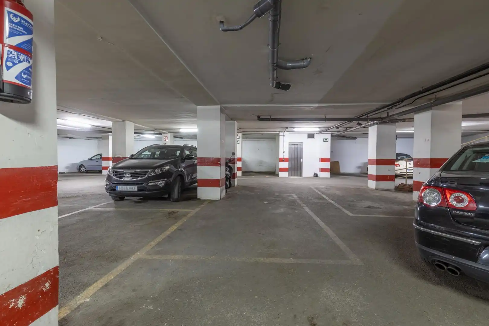 Parkplatz von Wohnung zum Verkauf in Granada mit Heizung, Terrasse und Balkon