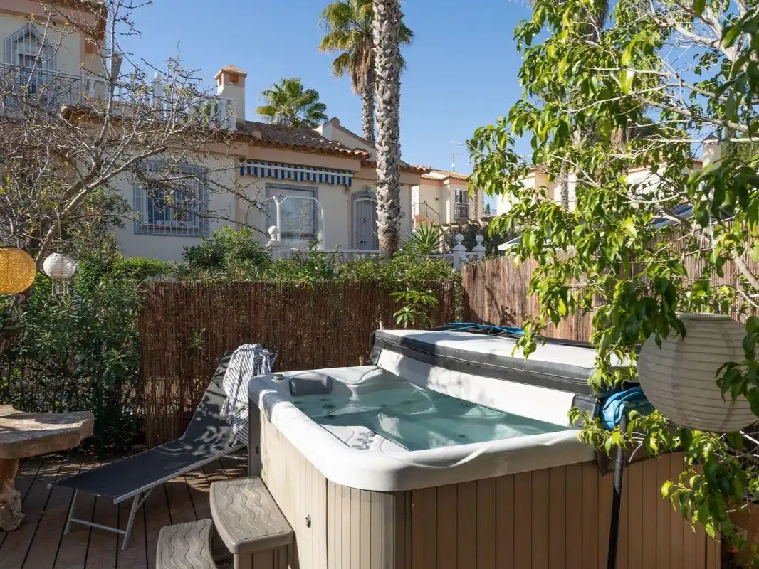 Casa a schiera con piscina in vendita a Calle Peñalara 8