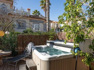 Maison mitoyenne avec piscine à vendre à Calle Peñalara 8