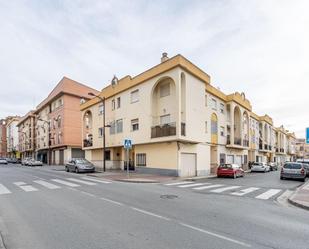 Exterior view of Single-family semi-detached for sale in Guadix  with Terrace and Balcony