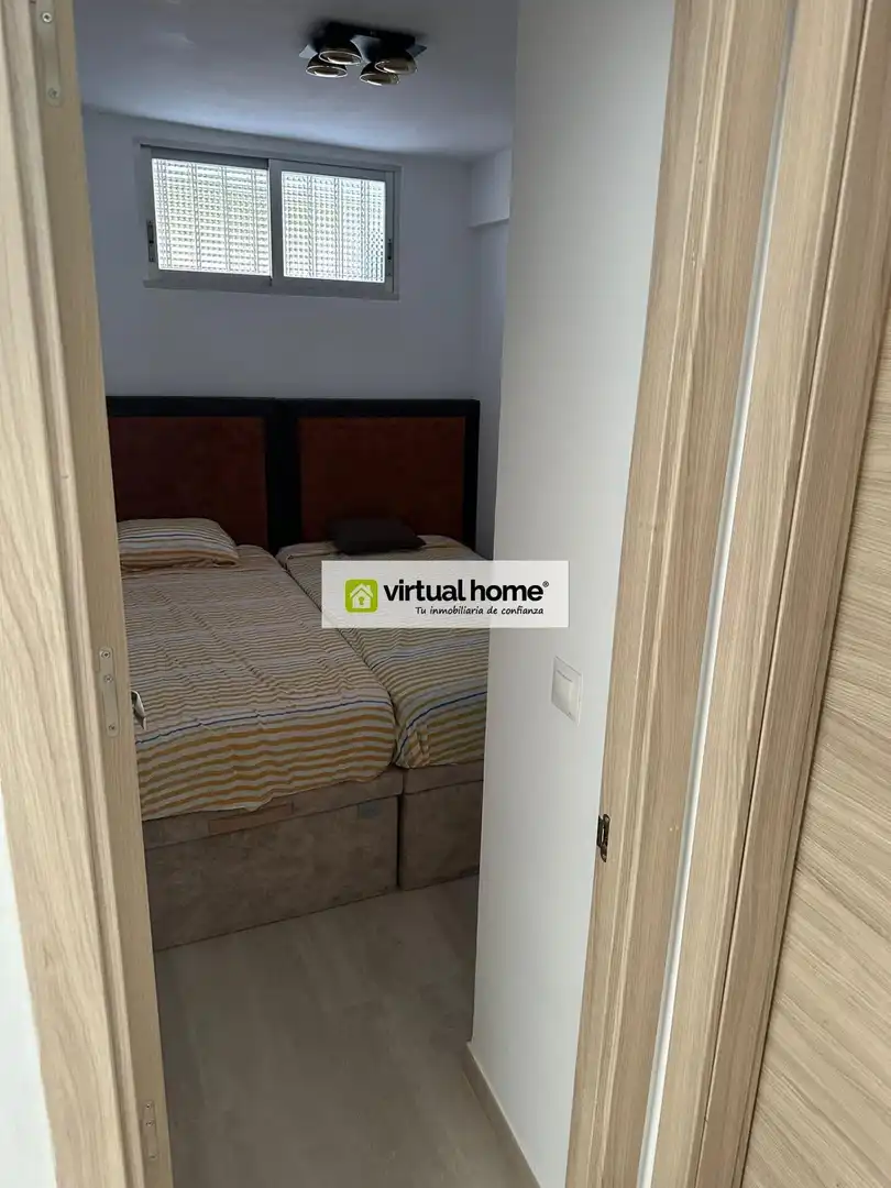Dormitori de Apartament en venda en Benidorm amb Aire condicionat i Piscina comunitària
