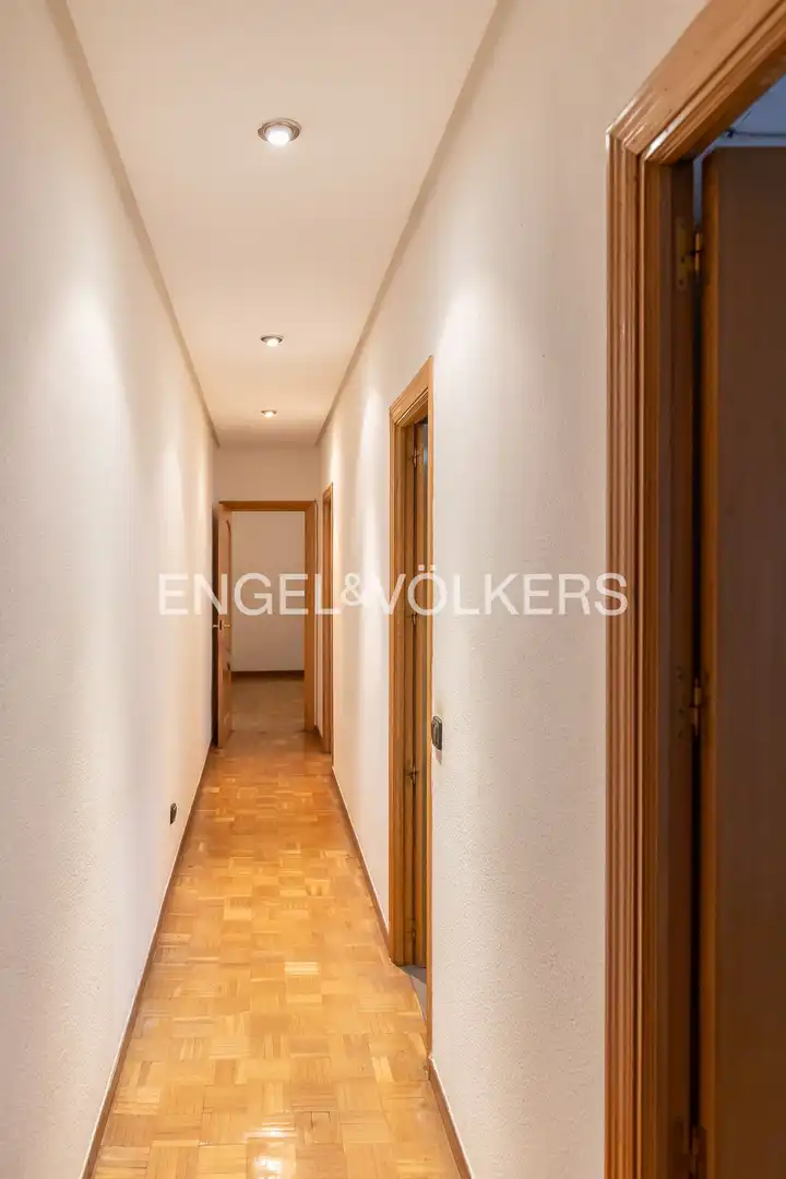Flat for sale in Madrid  with Air Conditioner, Heating and Parquet flooring