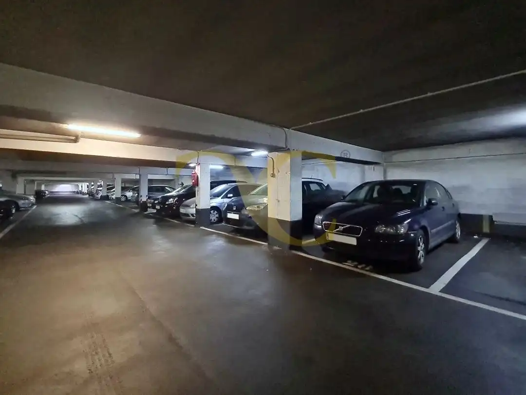 Parkplatz von Wohnung zum Verkauf in Gijón  mit Heizung, Terrasse und Abstellraum