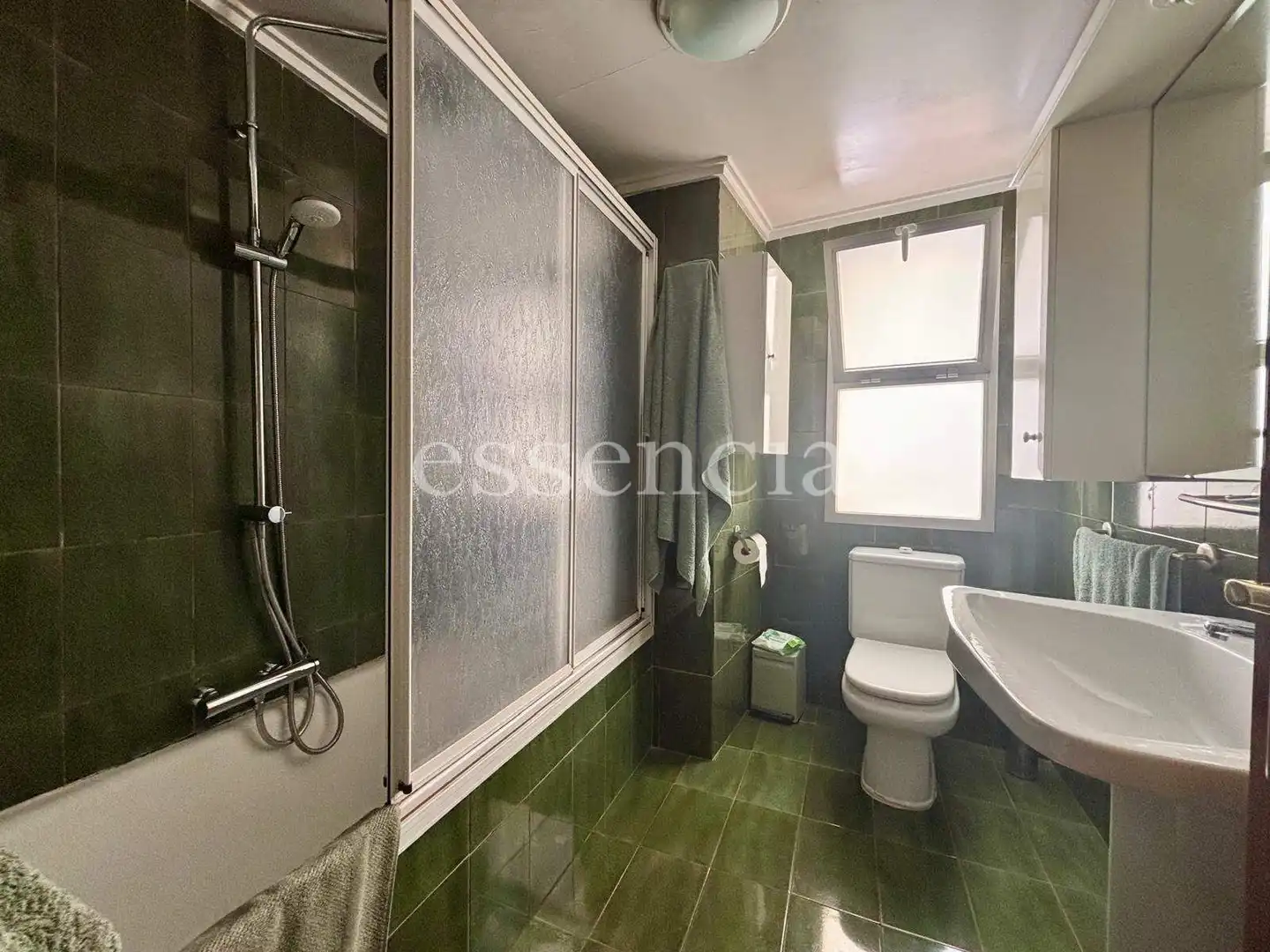 Bathroom of Flat for sale in Gandia  with Air Conditioner, Terrace and Balcony