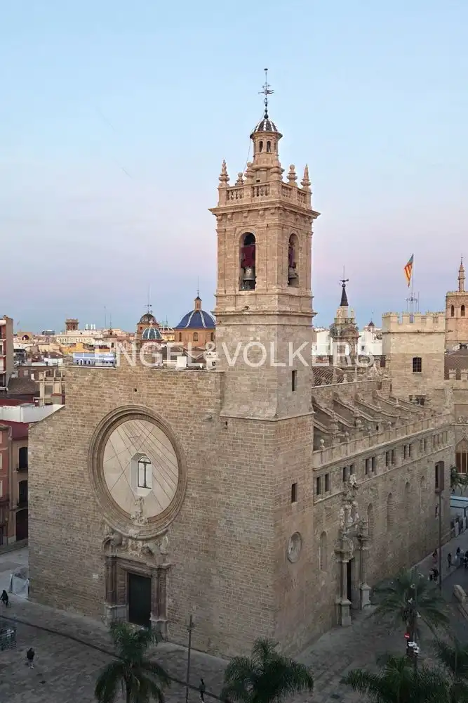 Exterior view of Flat for sale in Valencia  with Air Conditioner, Heating and Parquet flooring