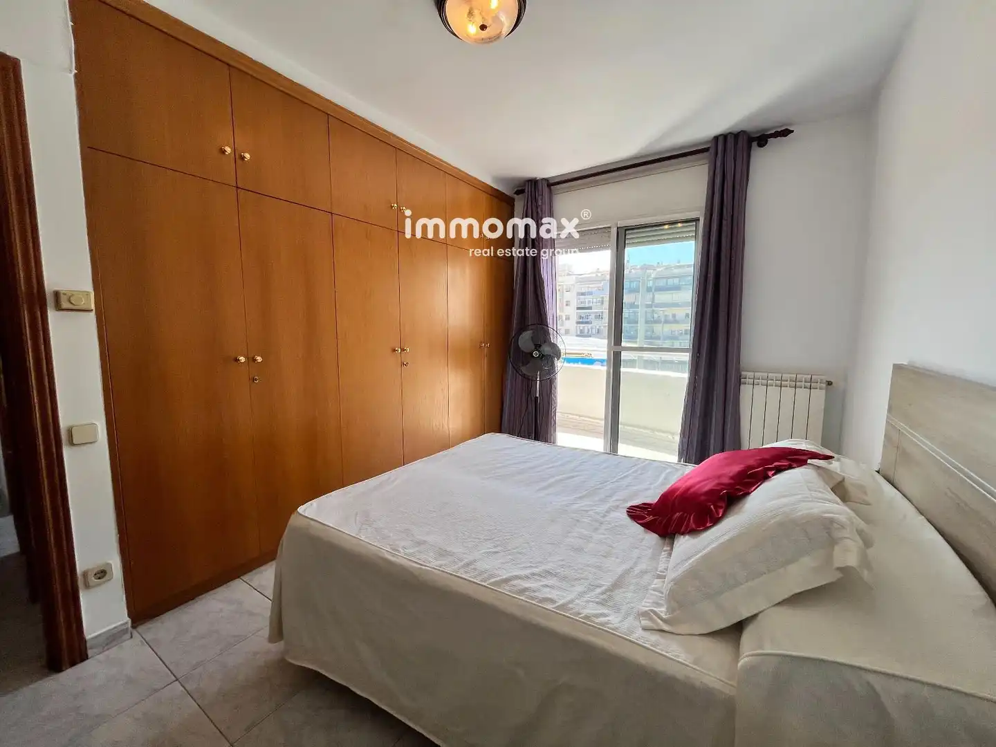 Habitación de Casa adosada en venta en Vilanova i la Geltrú con Calefacción, Jardín privado y Terraza