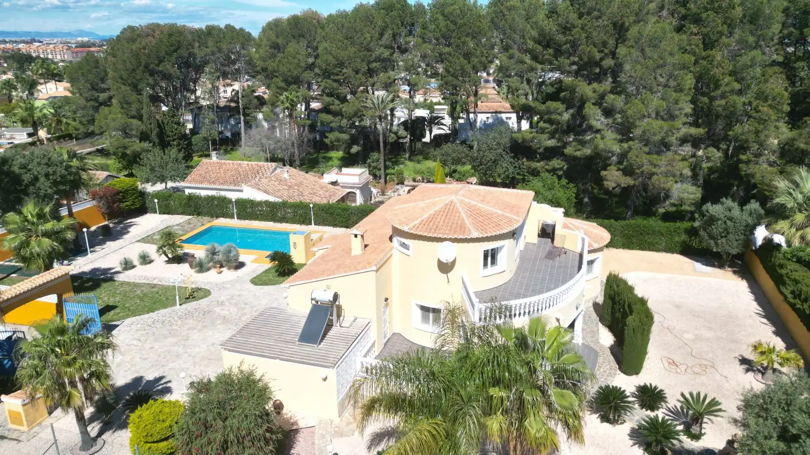 Chalet con piscina en venta en El Montgó