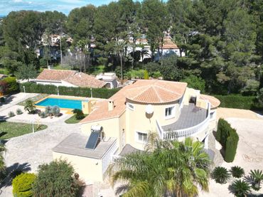 Xalet amb piscina en venda a El Montgó