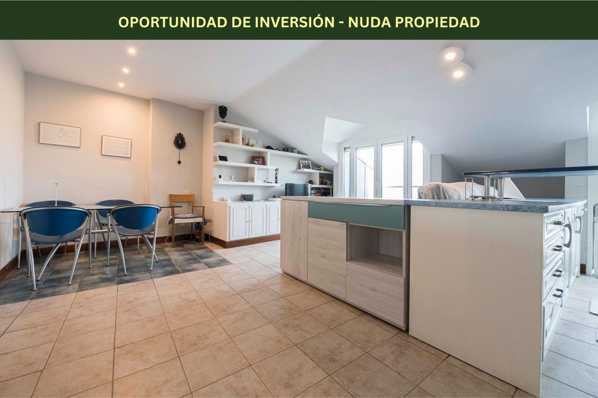 Cuina de Àtic en venda en Irun  amb Calefacció, Traster i Moblat