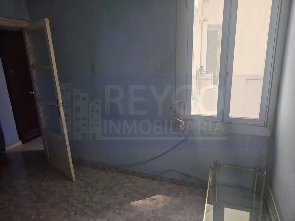 Dormitori de Apartament en venda en  Logroño