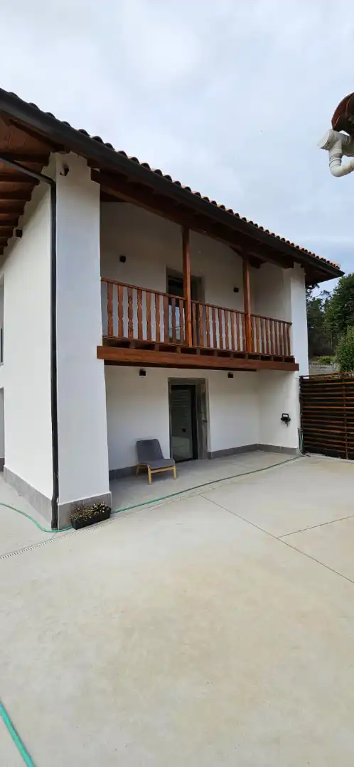 Terrassa de Casa o xalet en venda en Oviedo  amb Aire condicionat, Calefacció i Jardí privat
