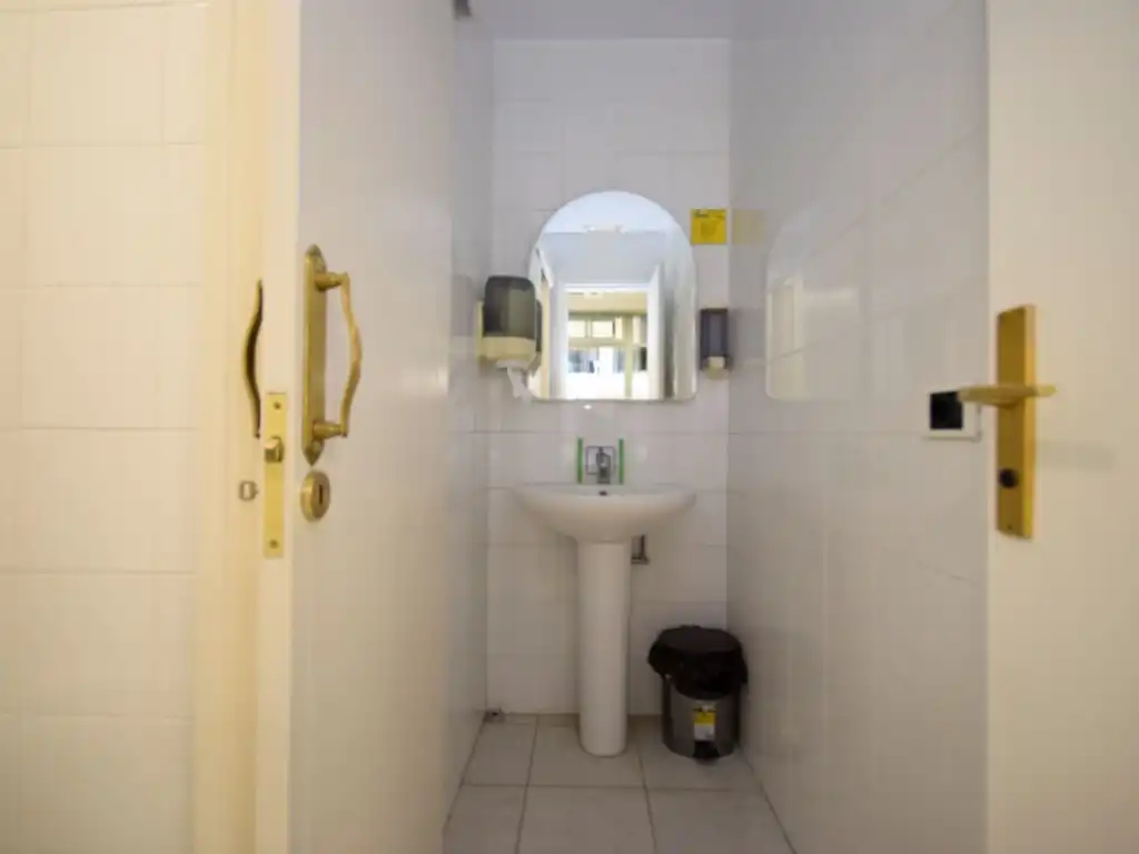 Bathroom of Commercial properties for rent in Santa Cruz de Tenerife