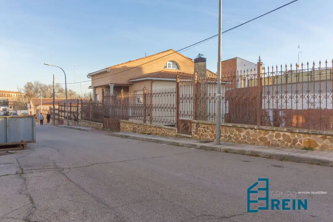 Chalet con jardín en venta en LARGO CABALLERO 1, imagen 65