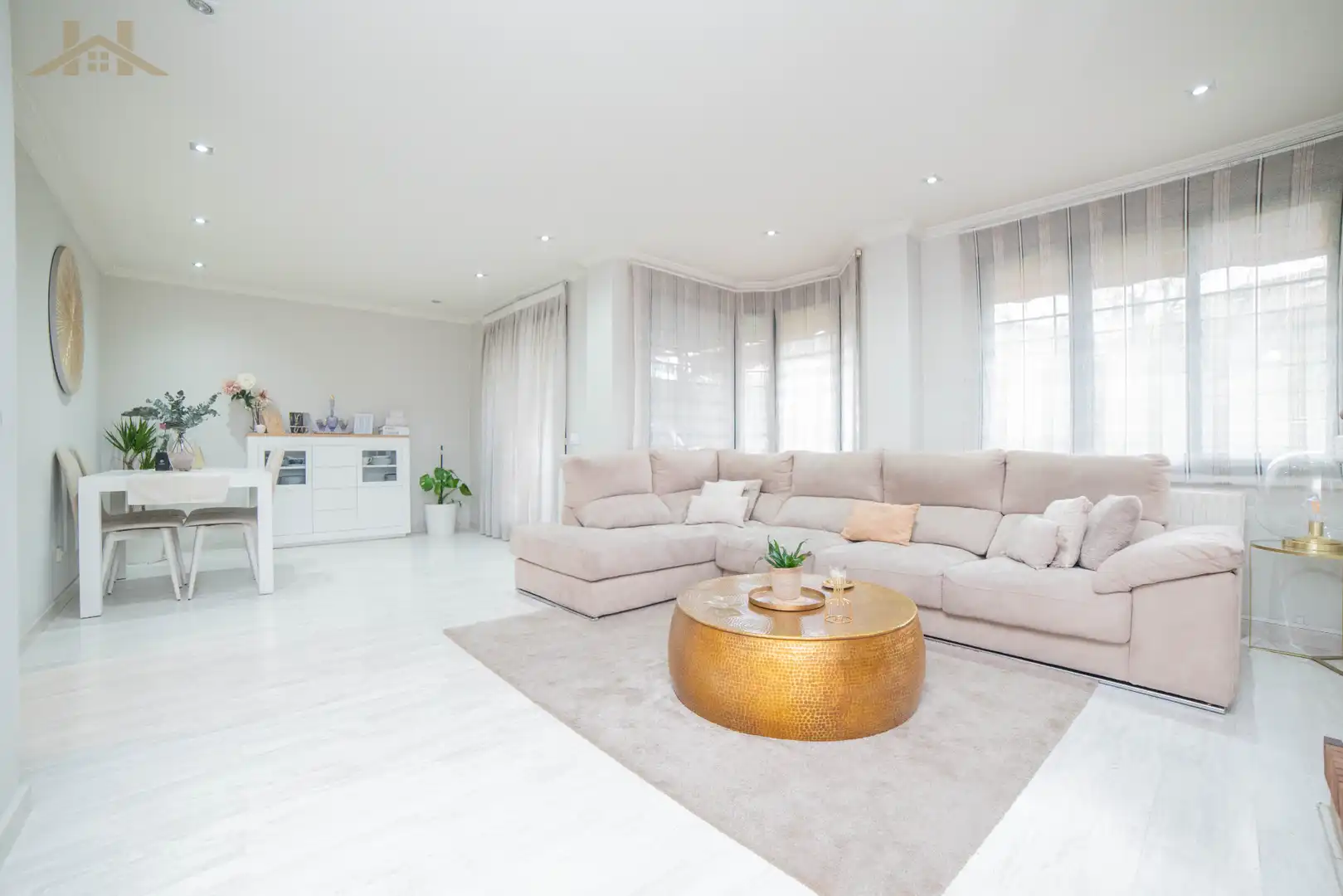 Sala d'estar de Casa adosada en venda en Villaviciosa de Odón amb Aire condicionat, Calefacció i Jardí privat