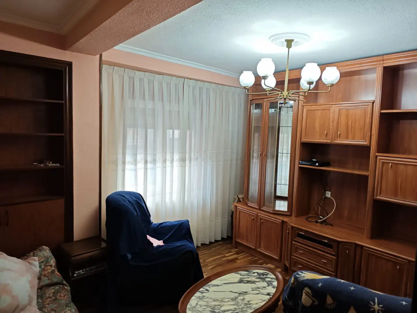Living room of Flat for sale in Avilés  with Storage room and Furnished