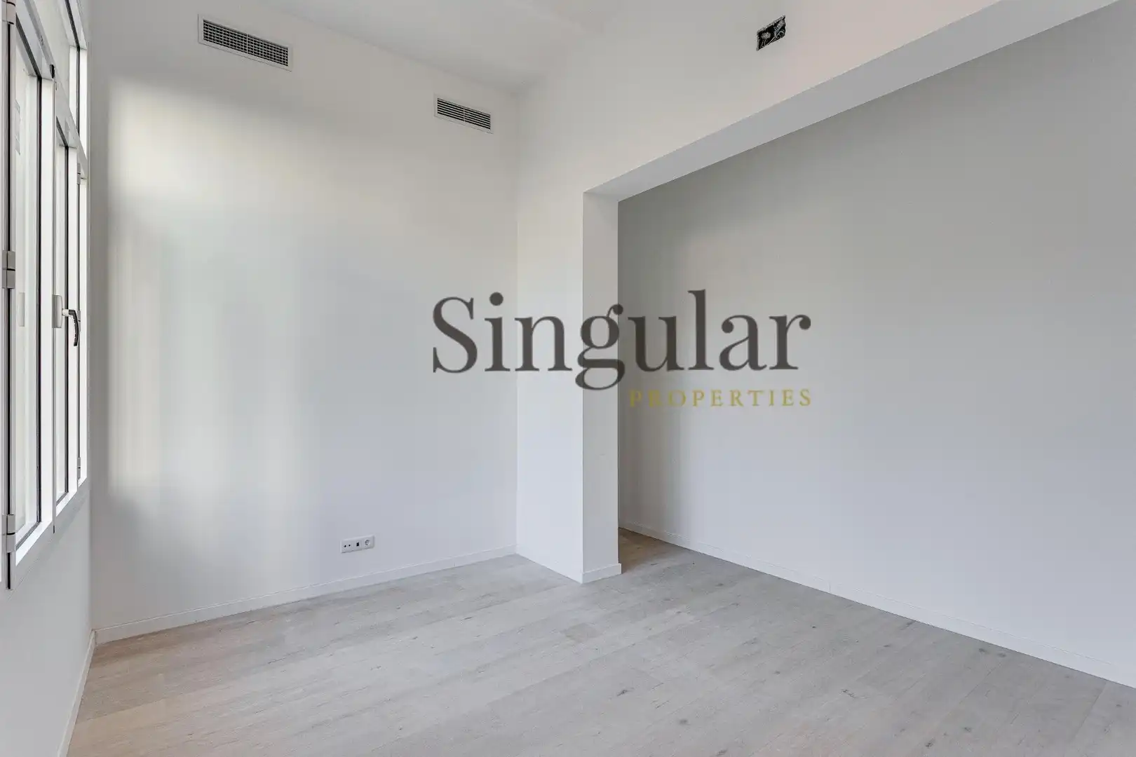 Habitación de Ático en venta en Barcelona con Aire acondicionado, Calefacción y Terraza