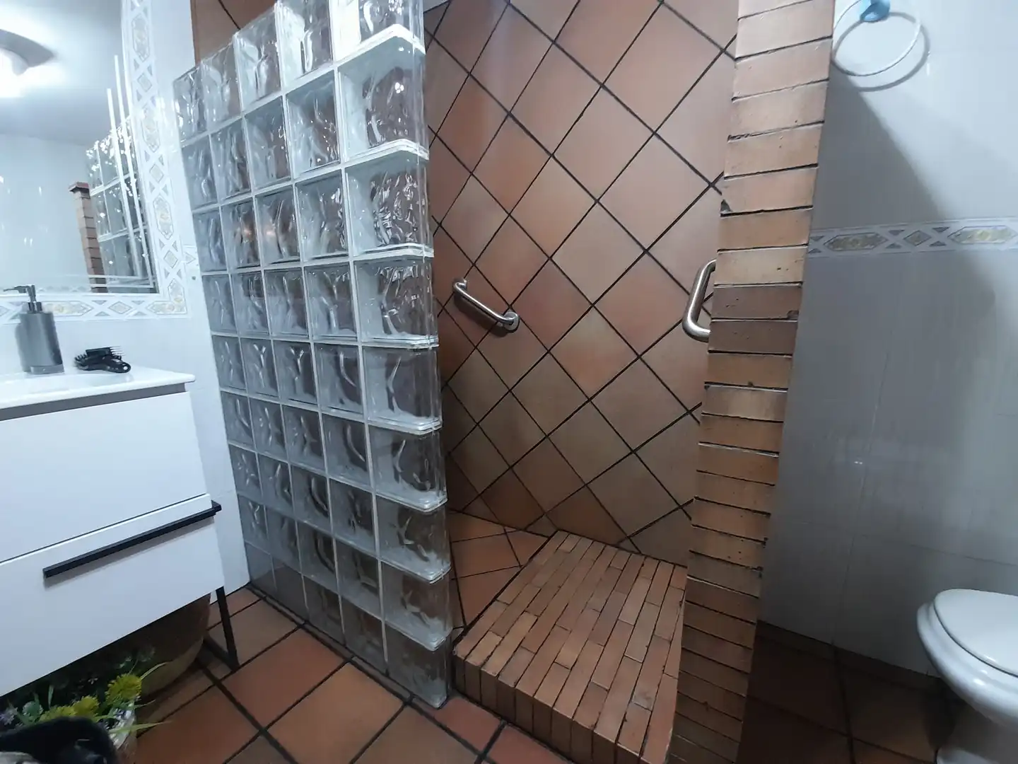 Bathroom of Detached homes for sale in Almodóvar del Campo  with Air Conditioner, Heating and Terrace