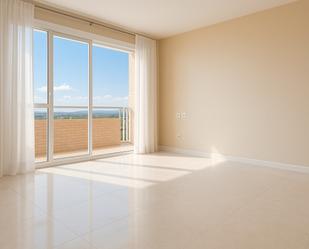 Bedroom of Flat for sale in  Sevilla Capital  with Terrace, Storage room and Microwave