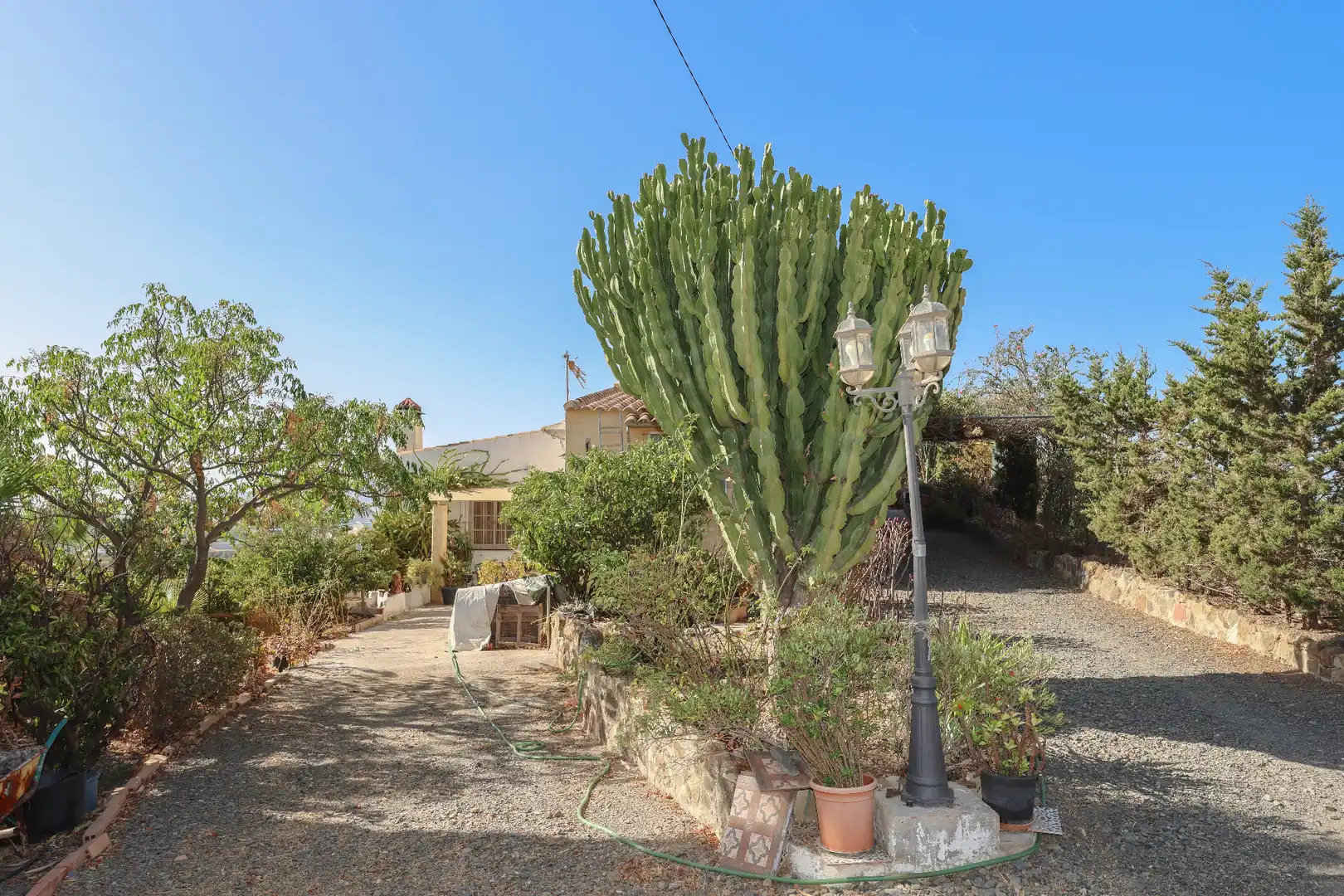 Vista exterior de Casa o xalet en venda en Cártama amb Aire condicionat i Jardí privat