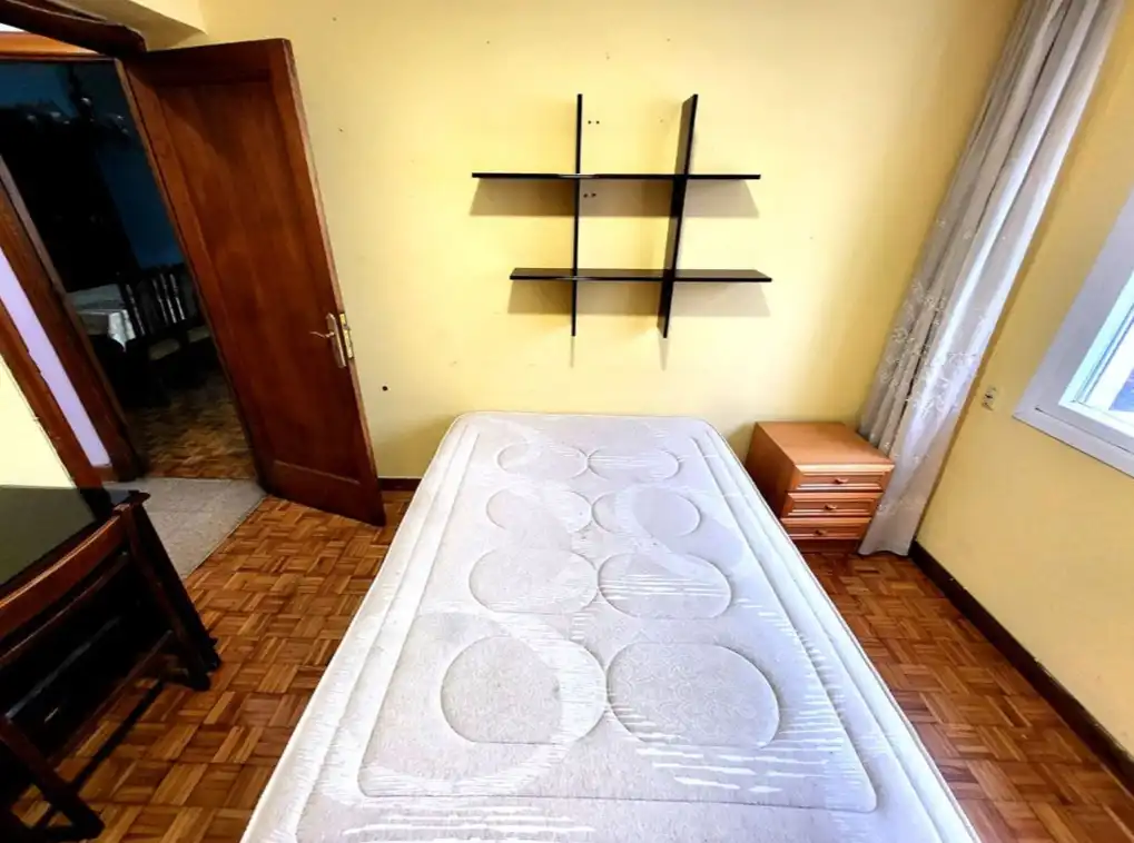 Bedroom of Flat for rent in Vigo   with Furnished, Oven and Washing machine