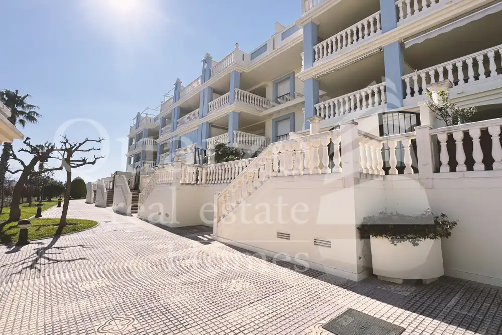 Vista exterior de Apartament en venda en Dénia amb Aire condicionat, Calefacció i Terrassa
