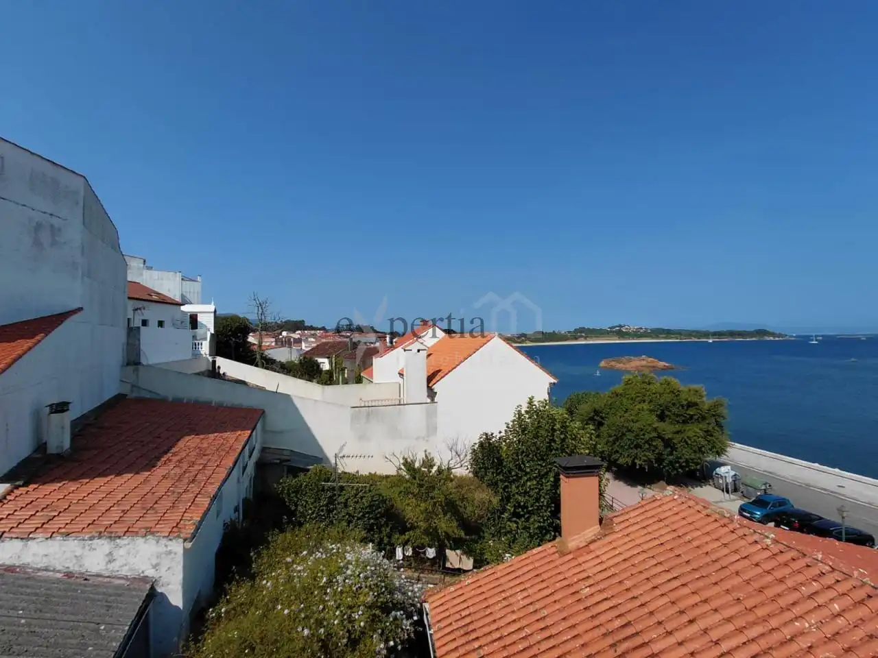 Vista exterior de Casa o xalet en venda en Ribeira amb Calefacció i Moblat