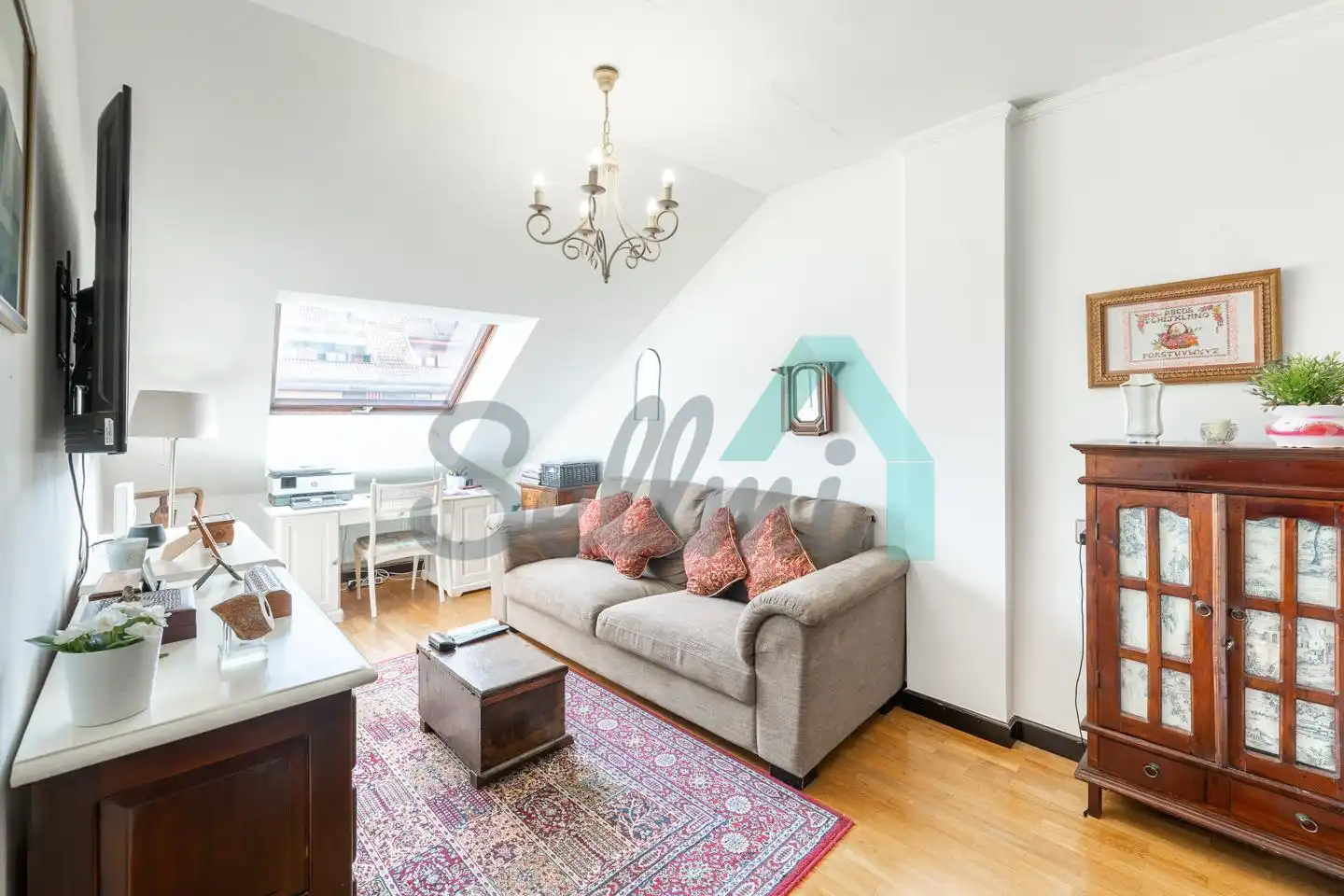Sala d'estar de Dúplex en venda en Oviedo  amb Calefacció, Parquet i Terrassa