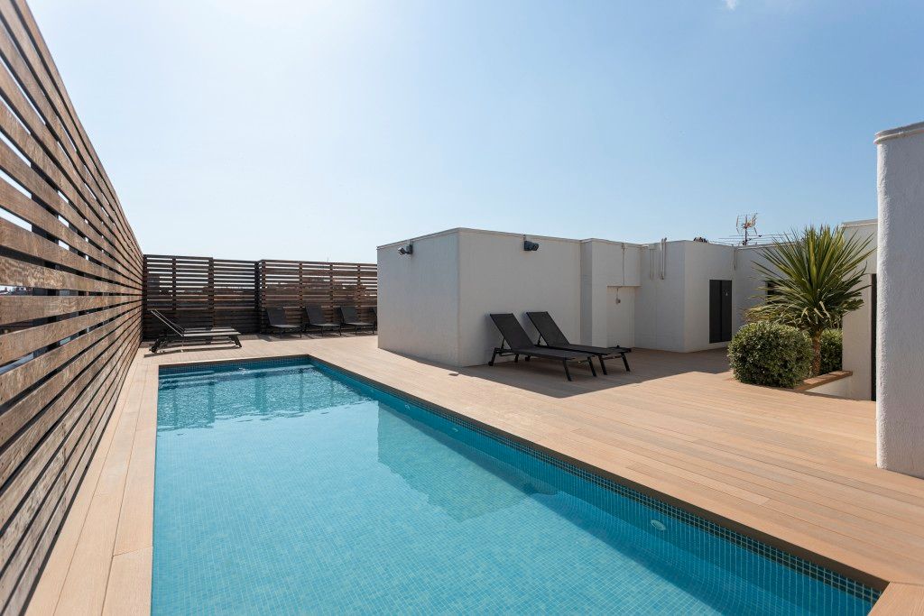Swimming pool of Apartment for sale in  Barcelona Capital  with Heating, Storage room and Furnished