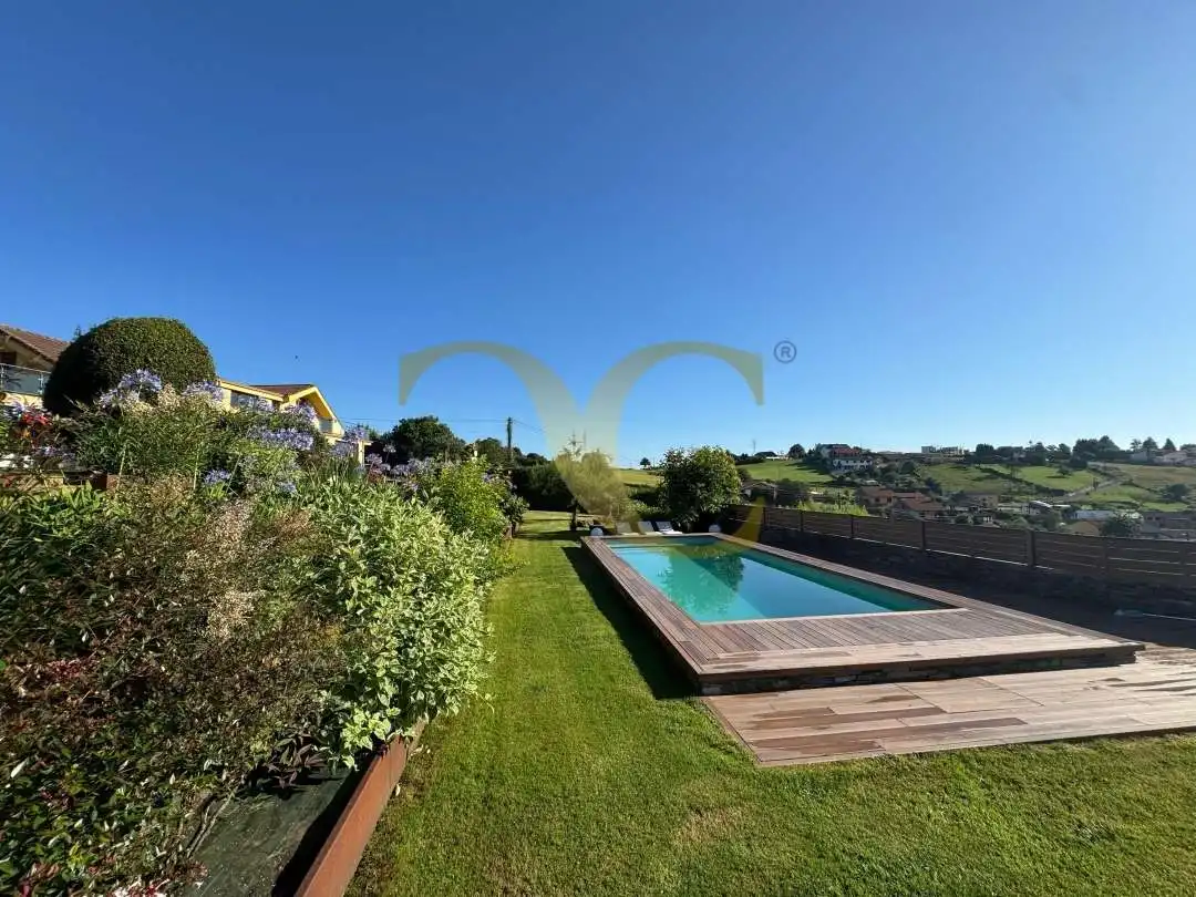 Swimming pool of Houses for rent in Santa Cruz de Bezana  with Air Conditioner, Heating and Private garden