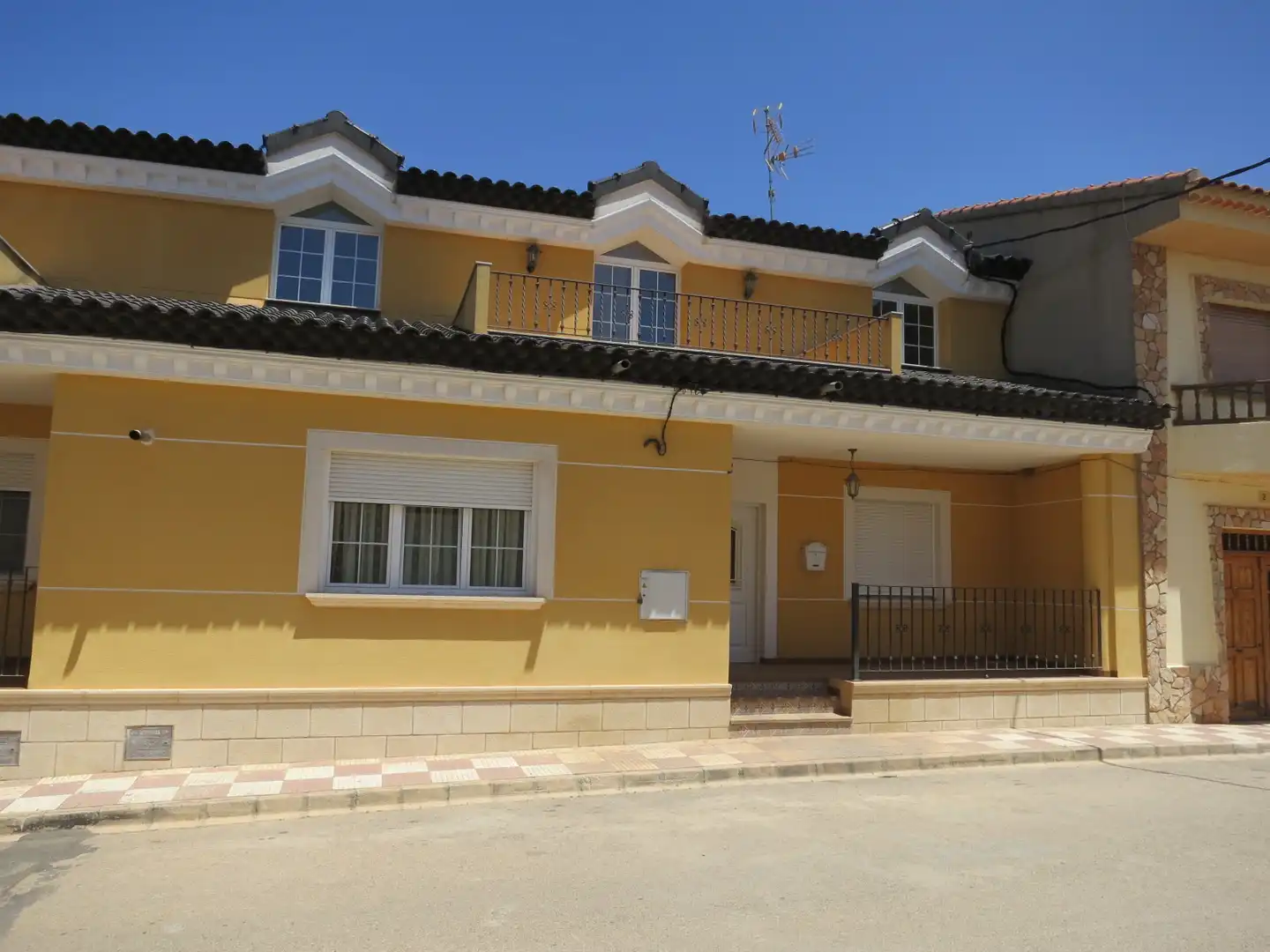 Exterior view of Flat for sale in Cenizate
