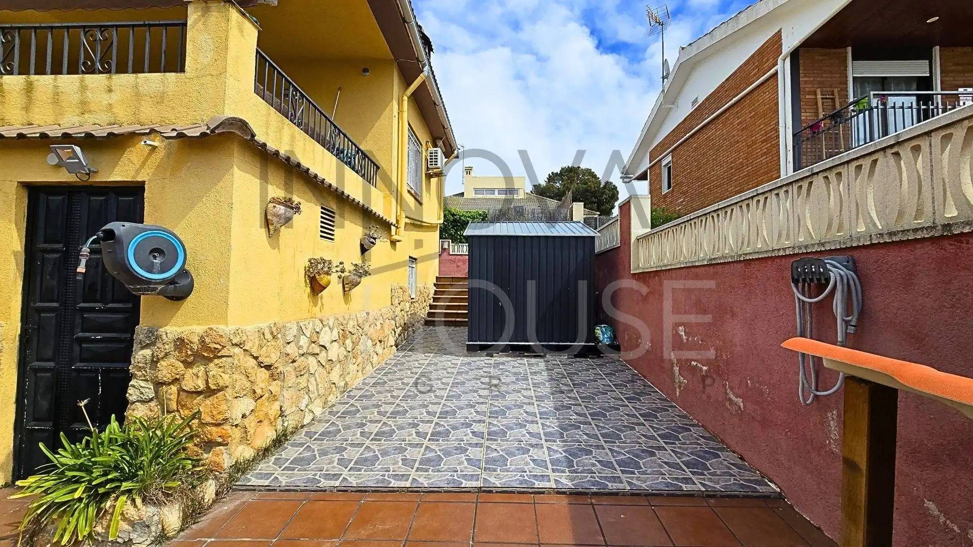 Vista exterior de Casa o xalet en venda en Creixell amb Aire condicionat, Calefacció i Jardí privat