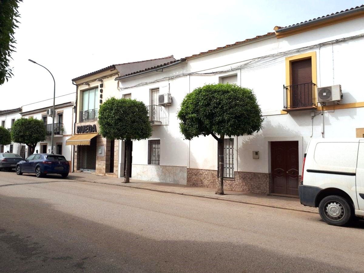 Casa adosada en venda a Redonda De La Estacion, Pedro Abad